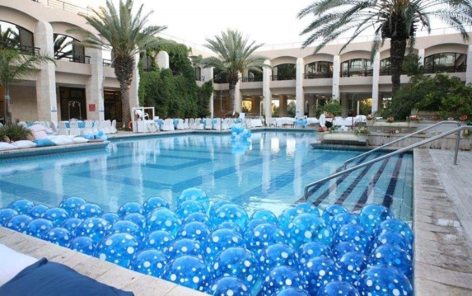 Swimming pool picture