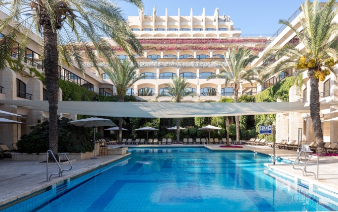 Swimming pool picture