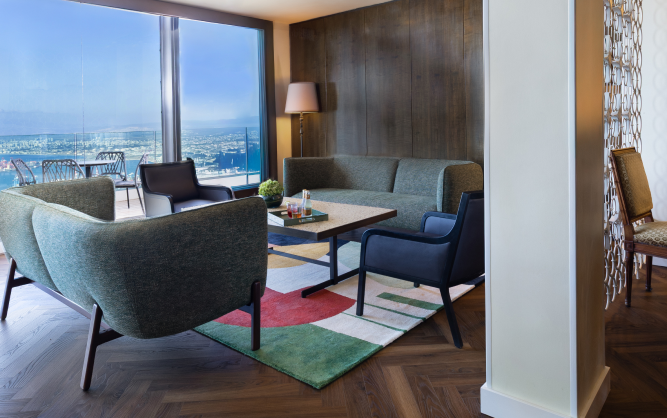 Executive Lounge