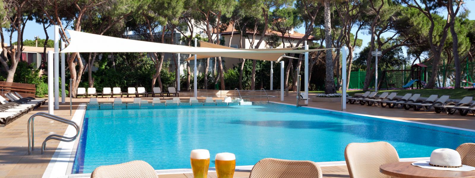 Hotel swimming pool picture