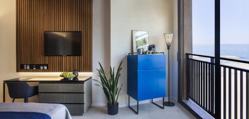 Deluxe sea view room picture