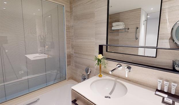 Deluxe Sea View Bathtub