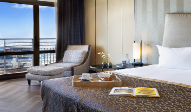 Executive Bay Triple Room picture