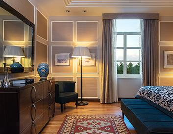 Deluxe Center Suite Picture