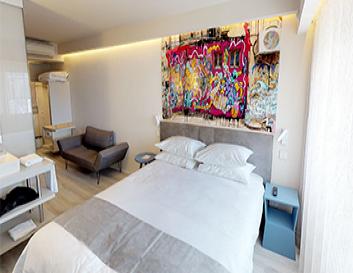 Queen corner plus room picture