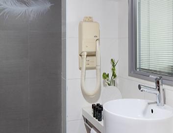 Quadro Room
