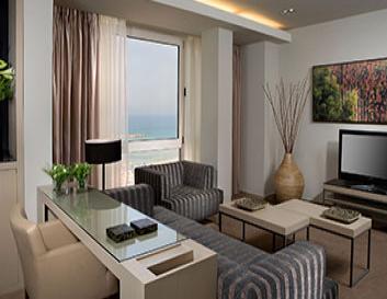 Deluxe Suite picture