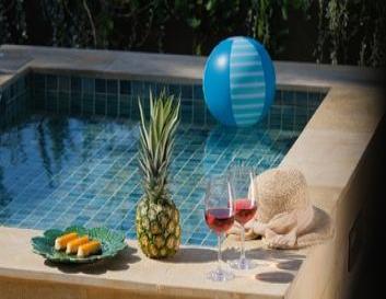 Garden Room with Outdoor Bathtub