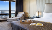 Executive Bay Triple Room picture